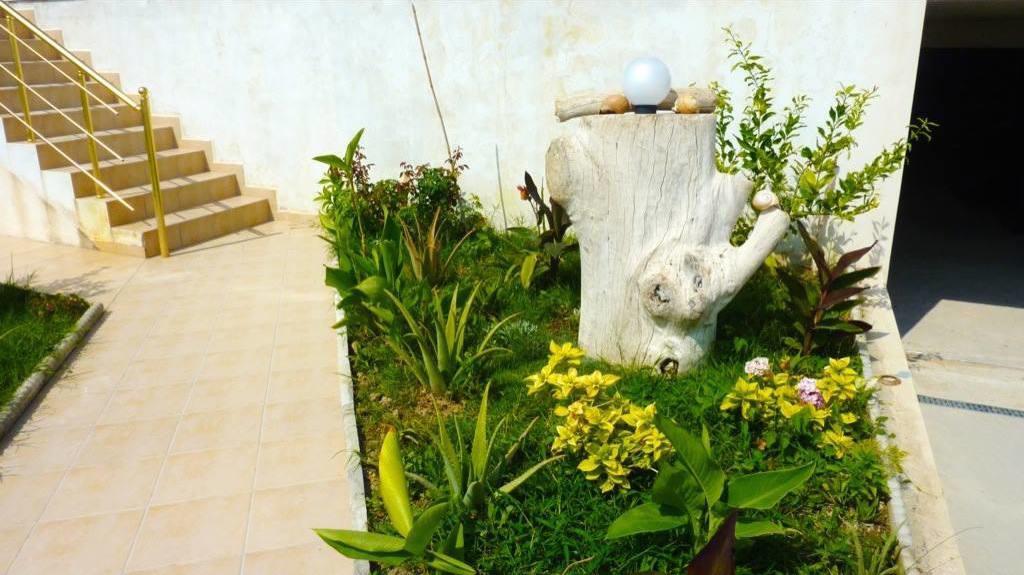 Vila Hadhri Борш Экстерьер фото
